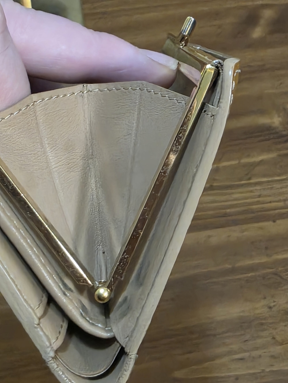 Louis Vuitton Vernis Patent Wallet in Honey Tan With C.O.A. - Picture 12 of 16
